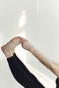 Photo by Polina Tankilevitch on Pexels.com
Füße dehnen.